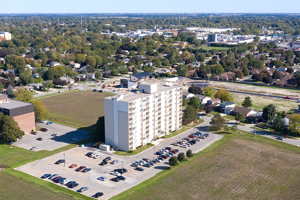 Riverbend Tower drone image of exterior of building in Chatham, ON