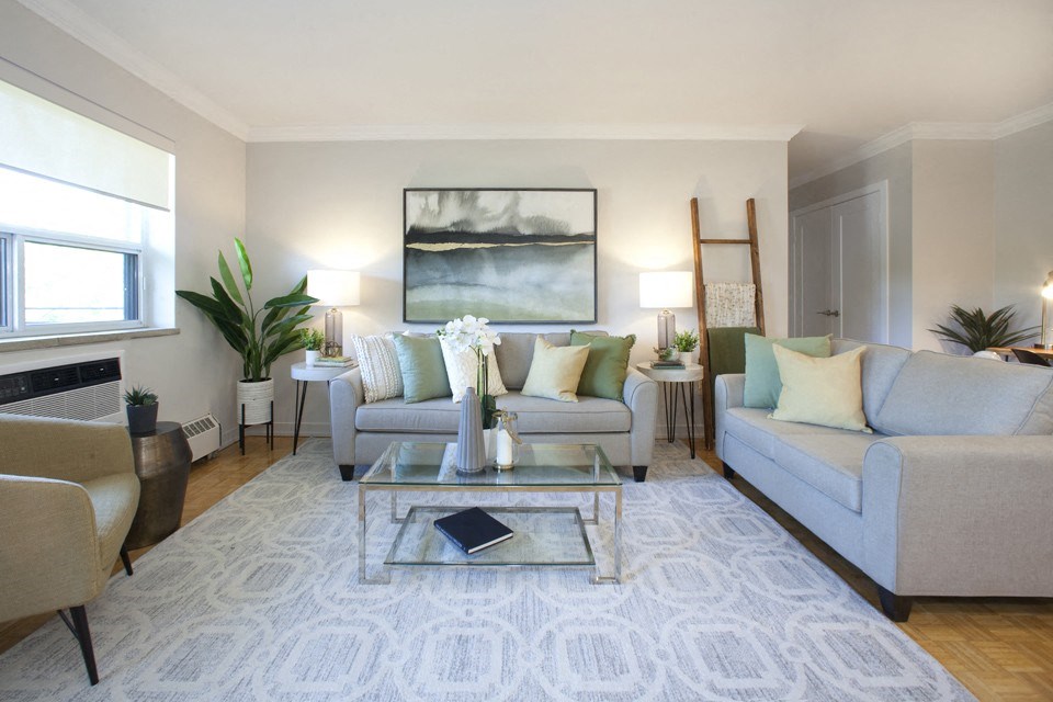 Rockliffe Park Suites open-concept living area in  Oakville, ON