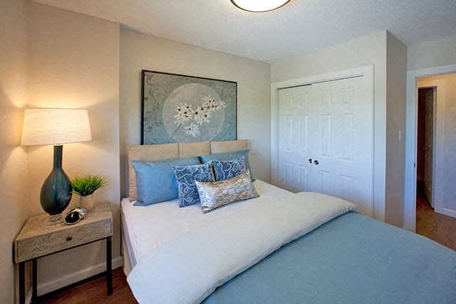 St. Augustine Place bedroom with large closet in St. Catharines, ON