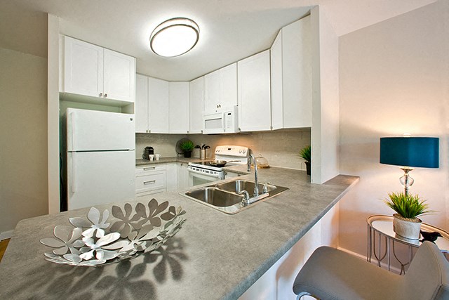 St. Lawrence Village in St. Catharines, ON Kitchen with breakfast bar