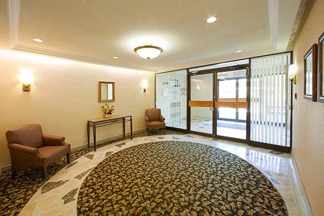 St. Lawrence Village in St. Catharines, ON secure lobby entrance