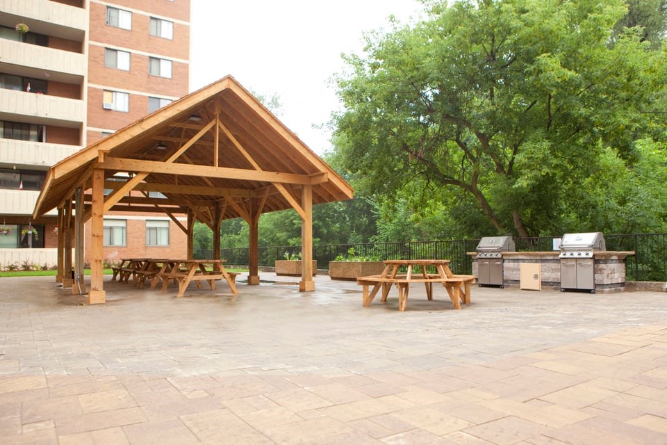Silvercreek Towers in Georgetown, ON outdoor patio with gazebo and BBQs