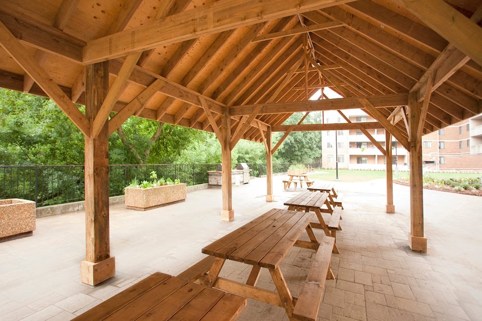 Silvercreek Towers in Georgetown, ON gazebo with picnic tables