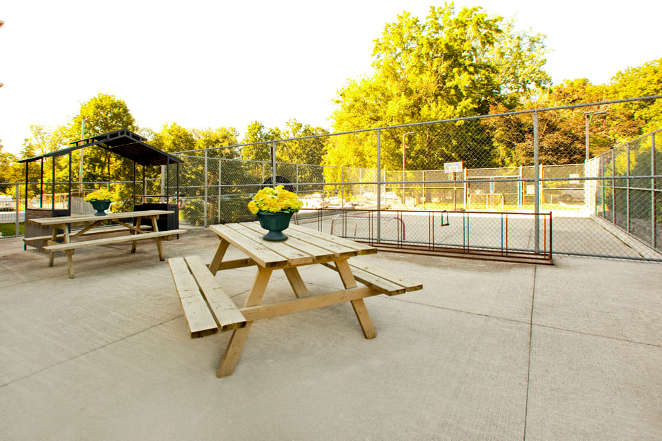 Somerset Place outdoor picnic area in London, ON