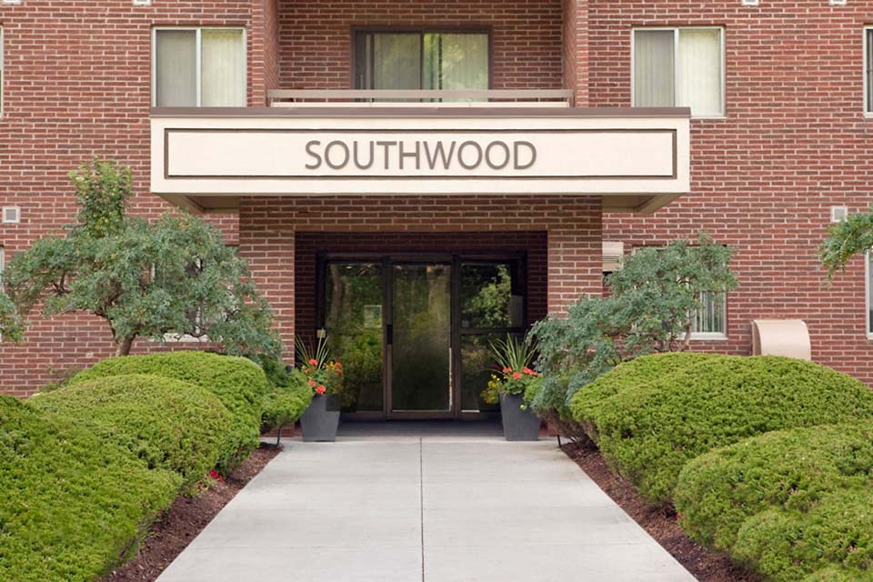 Southwood Apartments in Guelph, ON entrance building sign