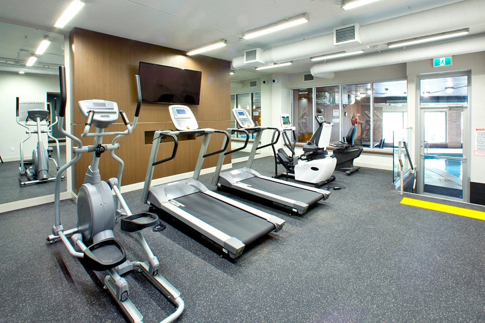 Springbank Apartments f