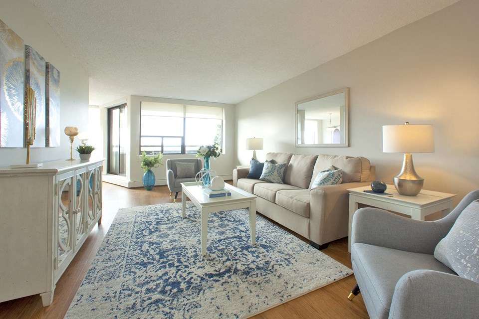 Springbank Apartments in London, ON spacious living room