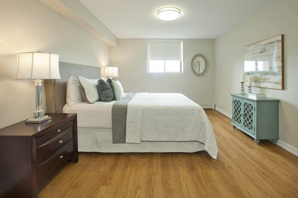 Springbank Apartments large bedroom in London, ON
