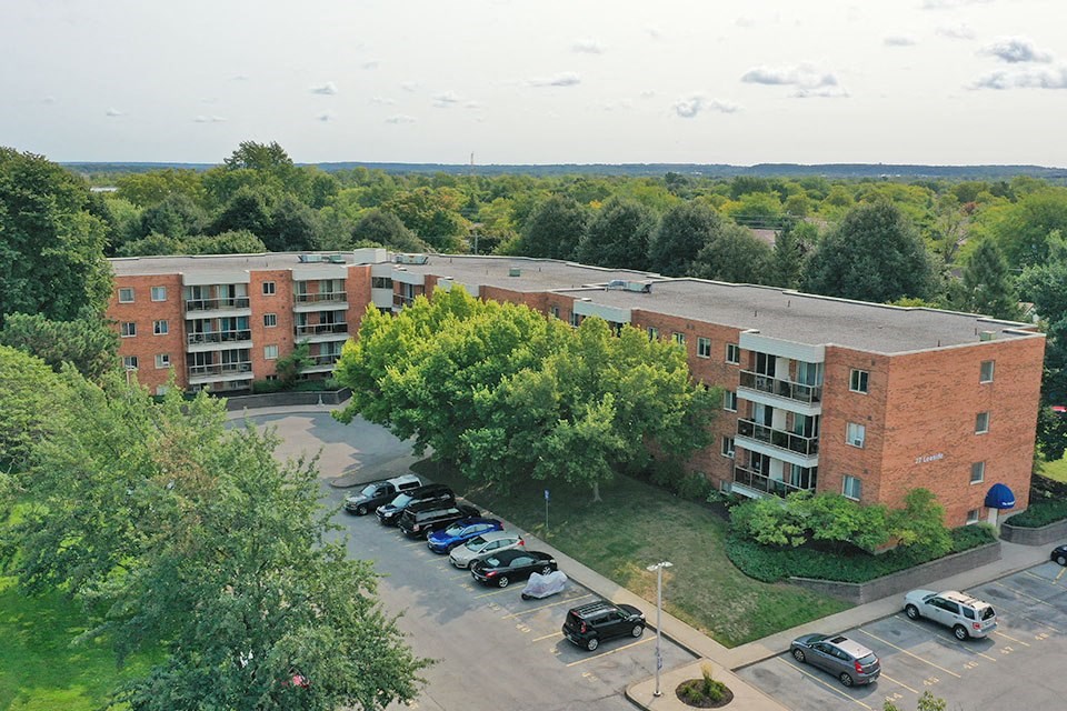 St. Lawrence Village in St. Catharines, ON Exterior of 27 Leaside building