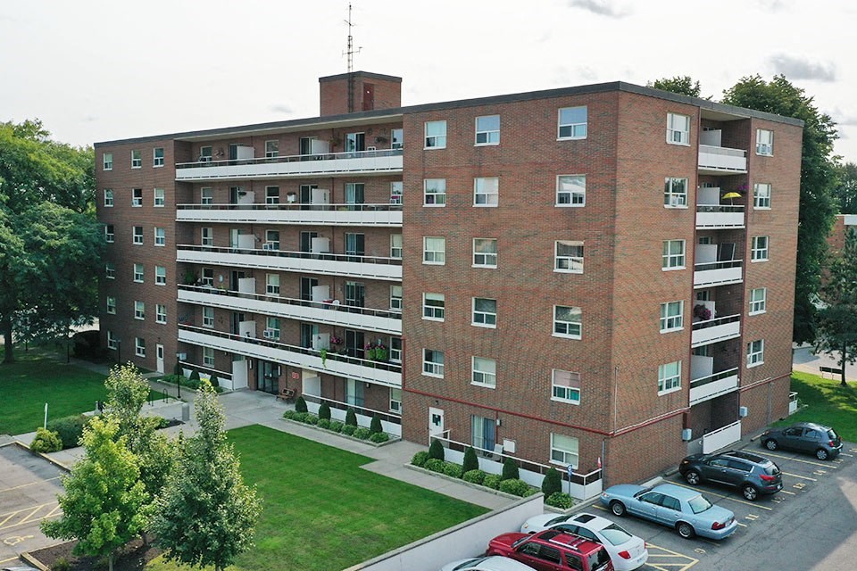 St. Lawrence Village in St. Catharines, ON Exterior of 33 Leaside