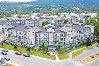 Summerhill Place in Nanaimo, BC drone image of building - Photo Gallery 26