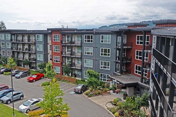 Summerhill Place in Nanaimo, BC drone image of building - Photo Gallery 28