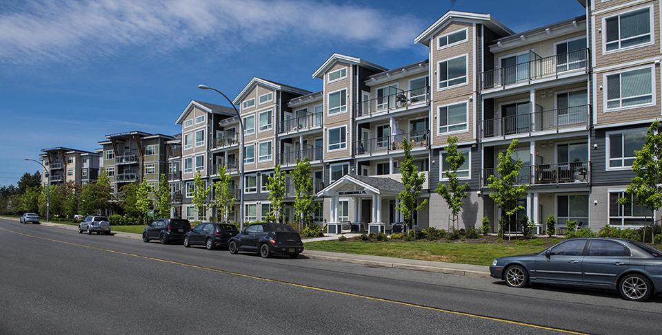 Summerhill Place in Nanaimo, BC exterior of building