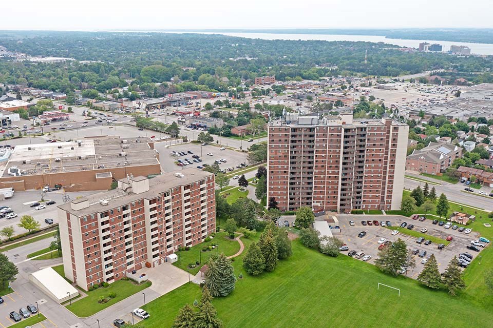 Sunnidale Place in Barrie, ON drone image of building