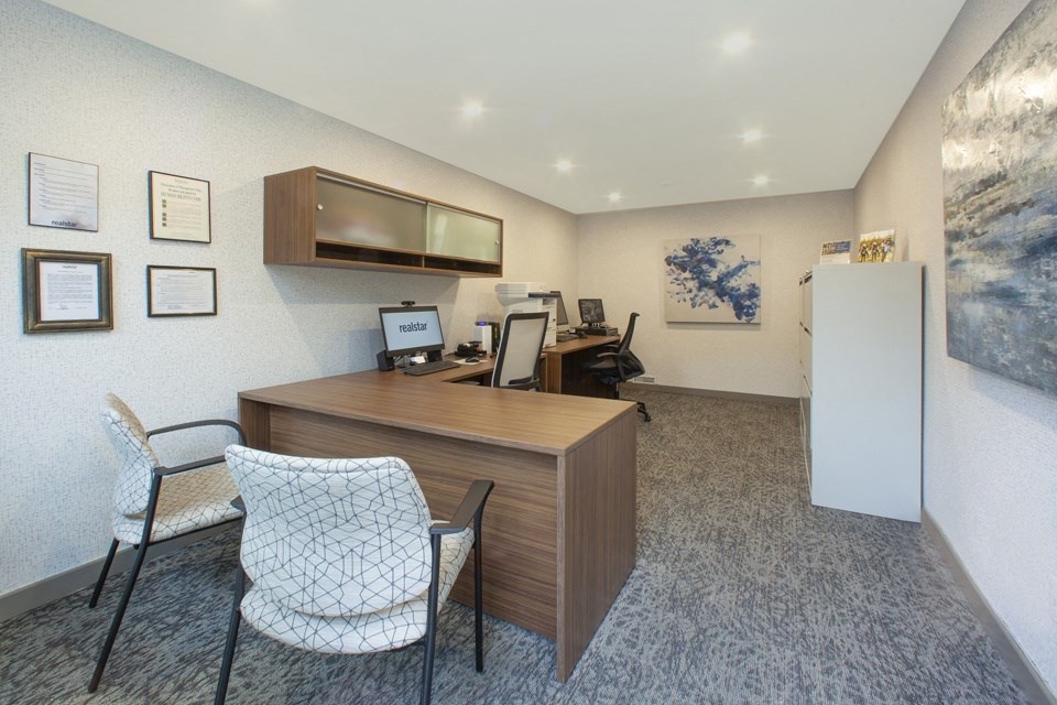 Inside the rental office showing where residents can meet with site staff at Tamarack Woods in Barrie, ON