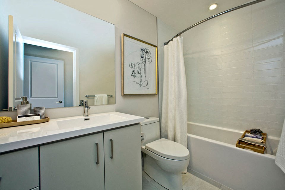 The Taunton in Oakville, ON bathroom