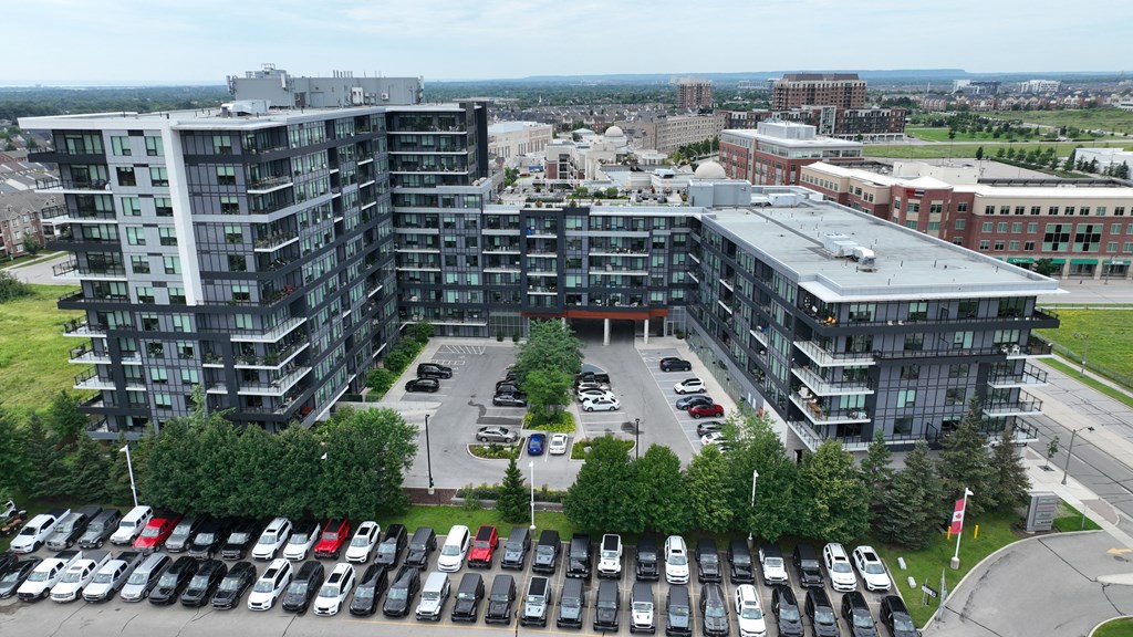 building exterior at The Taunton in Oakville ON