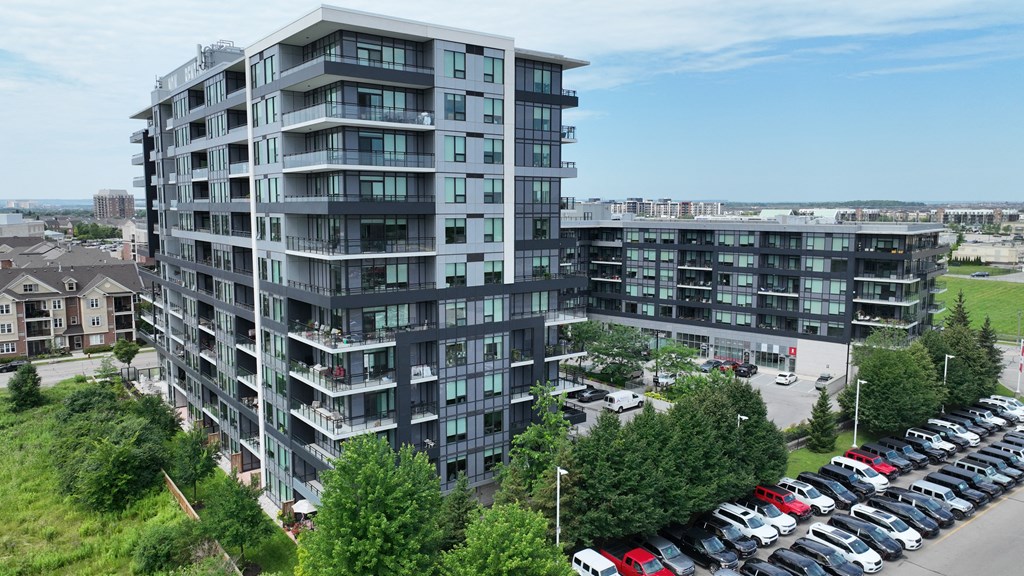 building exterior at The Taunton in Oakville ON