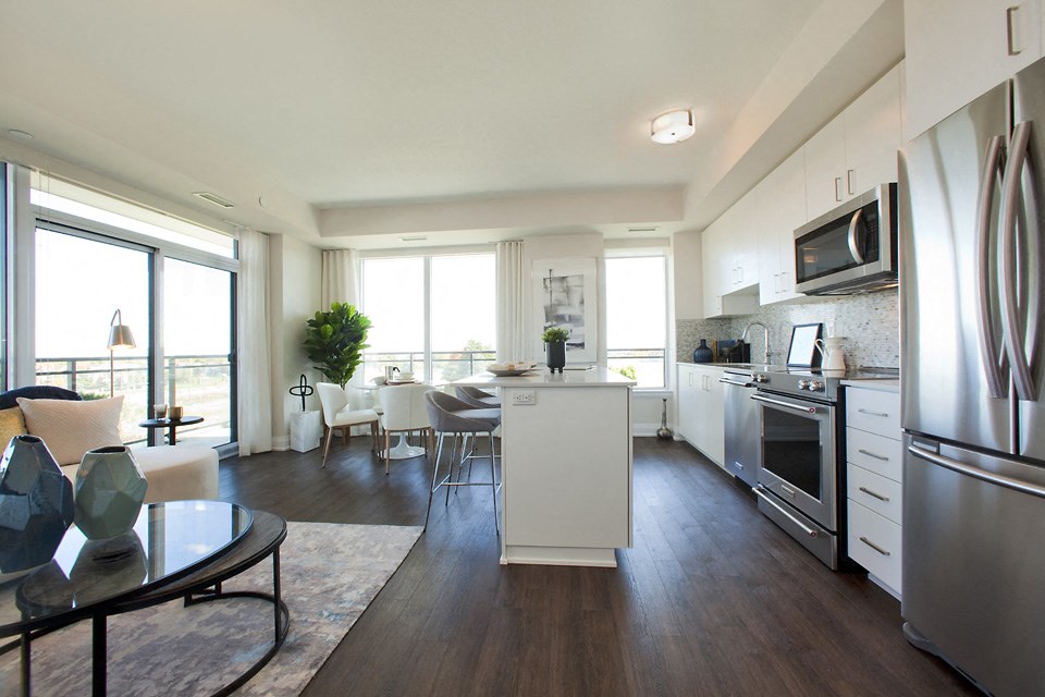 The Taunton in Oakville, ON kitchen with