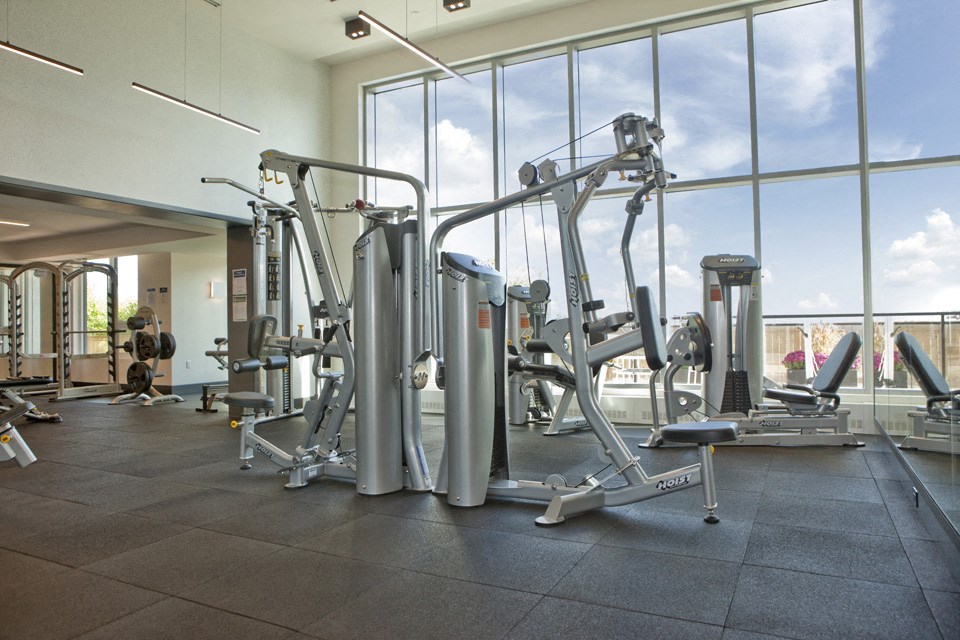 The Taunton in Oakville, ON fitness facility equipped with weights