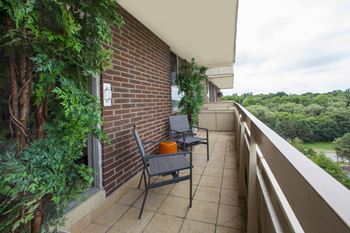 Valleyview Apartments in Newmarket, ON Private balcony