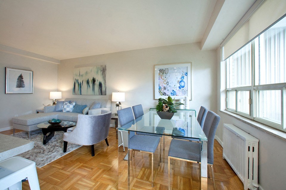 South Algiers modern living room in Toronto, ON