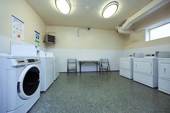 South Algiers in Toronto, ON on-site laundry facility
