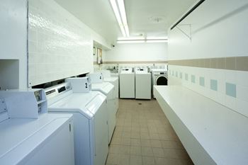 Bayview Towers in Sarnia, ON on-site laundry facility