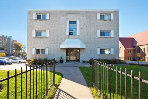 London Road Apartments exterior image of building in Sarnia, ON