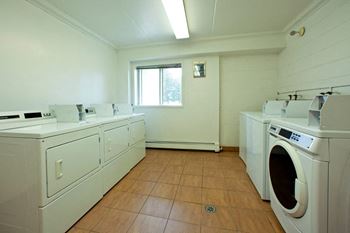 Waverly Place in St. Catharines, ON on-site laundry facility