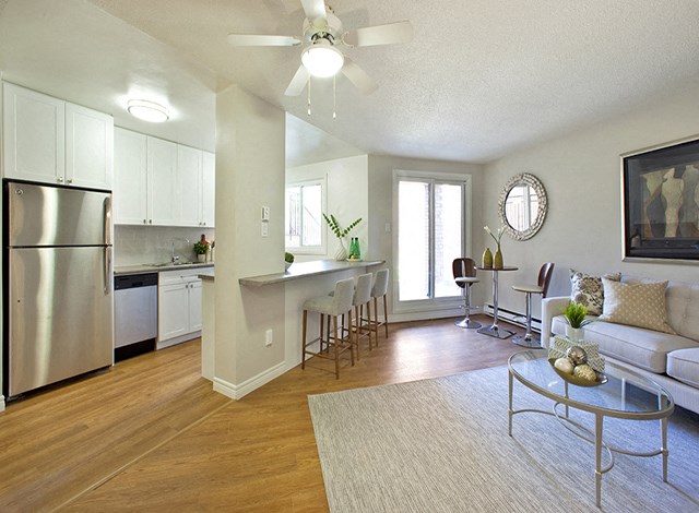 Whitby Place in Whitby, ON spacious living room and ktichen