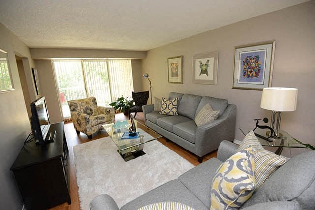 Dalhousie Place bright, spacious living room in Amherstburg, ON