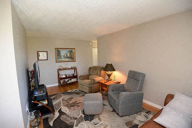 Pickering Towers living room in Amherstburg, ON