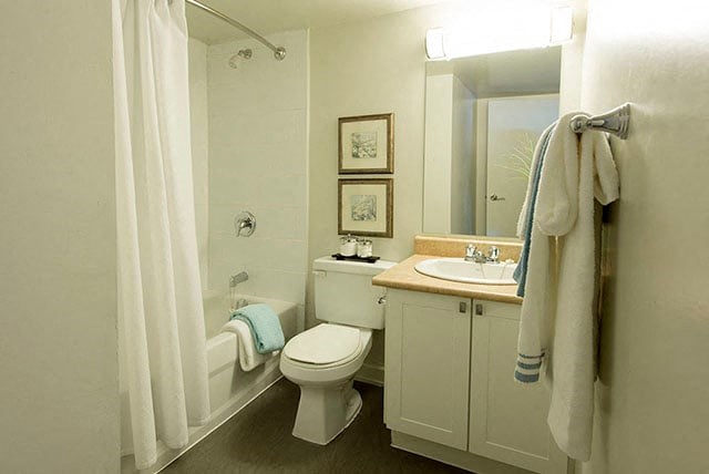 Cedarwoods Tower bathroom with full size bathtub in Kitchener, ON