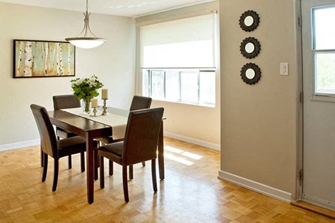 Fairway Towers spacious dining room with large window in Sarnia, ON
