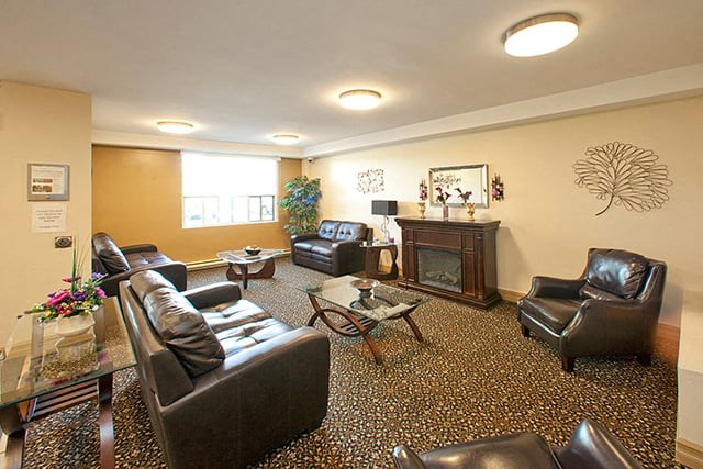 Fairway Towers lobby with seating area in Sarnia, ON