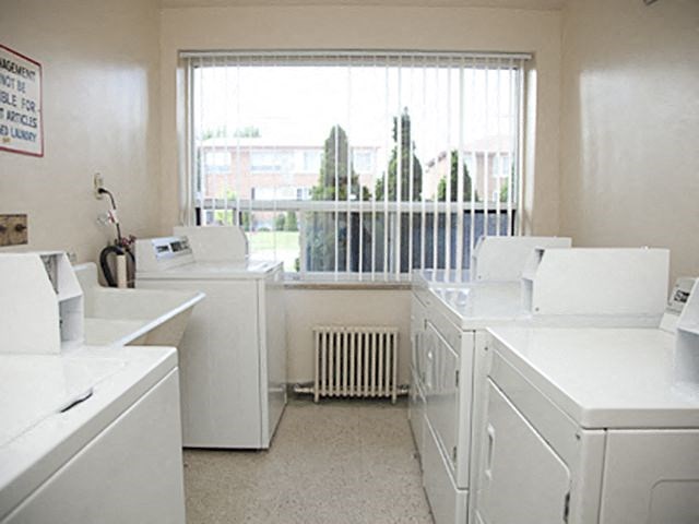 Glen Park Apartments in Toronto, ON shared laundry room
