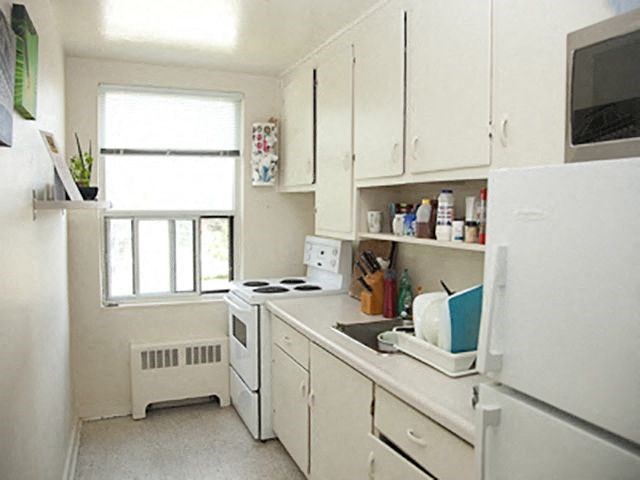 Bexhill Court Top of the line kitchens included in modern suites in Etobicoke, ON