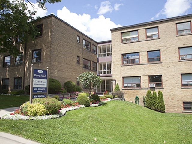 Berry Road in Etobicoke, ON  Modern landscaping and architecture in Etobicoke