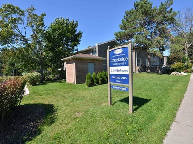 Creekside Townhomes in Oshawa, ON monument sign of proeprty