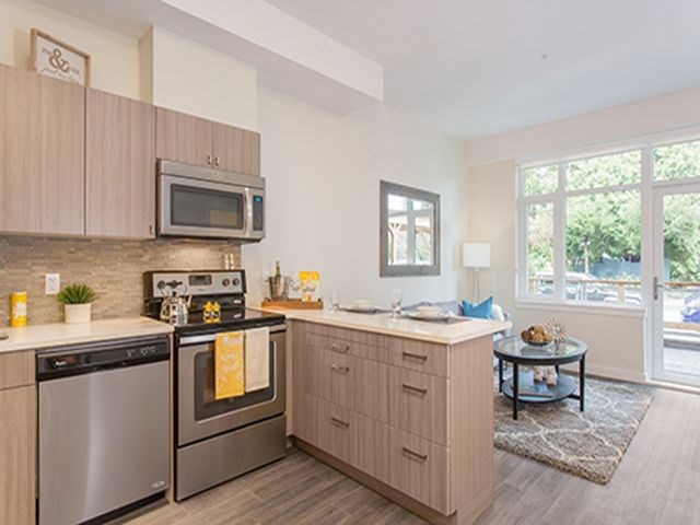 Lynn Creek in North Vancouver, BC kitchen with breakfast bar