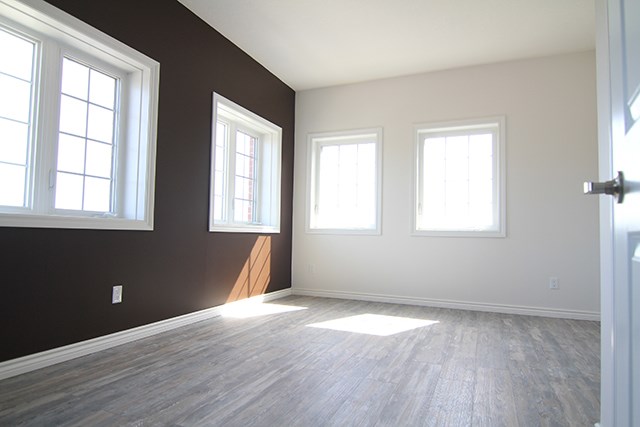 Rittenhouse in Kitchener, ON bedroom with four windows