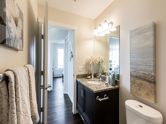 Giroux Estates in St. Albert, AB ensuite bathroom