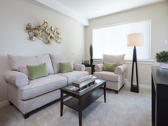 The Crest in Nanaimo, BC brightly lit living room
