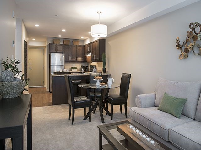 The Crest in Nanaimo, BC open concept dining room