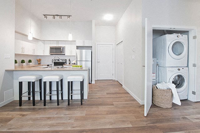 Summerhill Place in Nanaimo, BC suite includes insuite laundry with washer and dryer