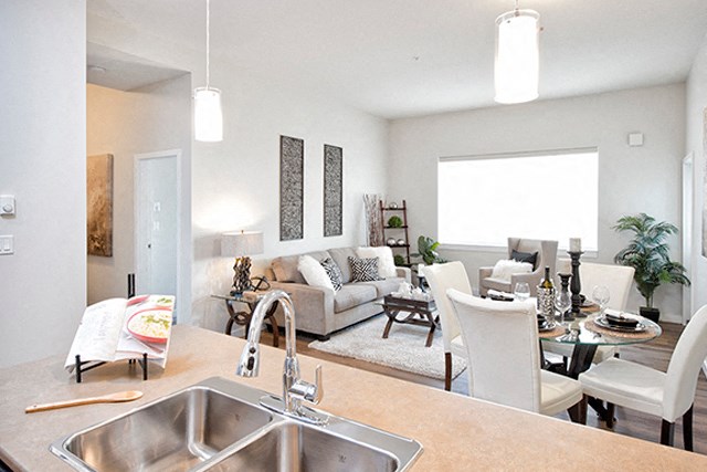 Summerhill Place in Nanaimo, BC open concept kitchen, dining and living room