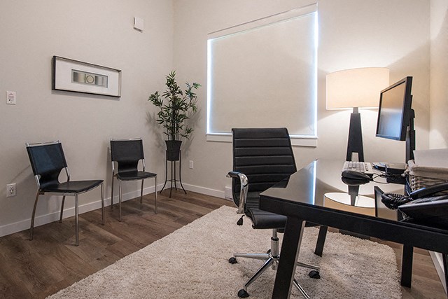 Summerhill Place in Nanaimo, BC second bedroom used as an office