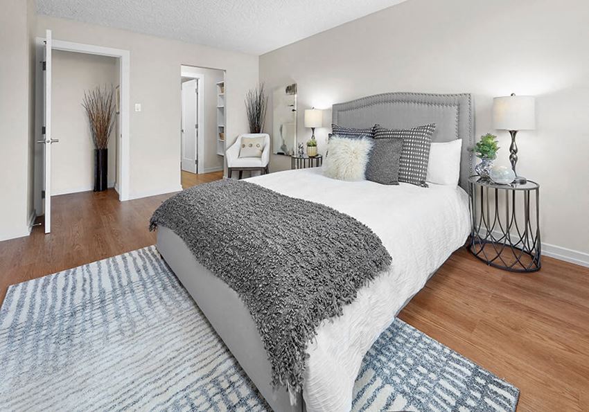 Edgehill Apartments in Edmonton, AB large bedroom with walk-in closet