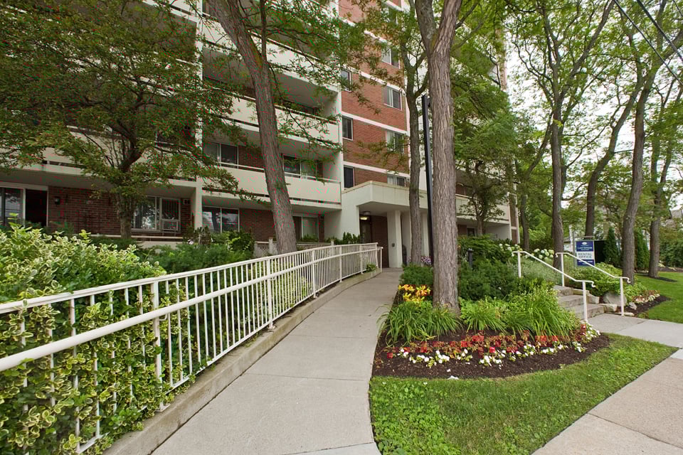 Lord Simcoe Apartments exterior image of path leading to entrance of building in Niagara Falls, ON